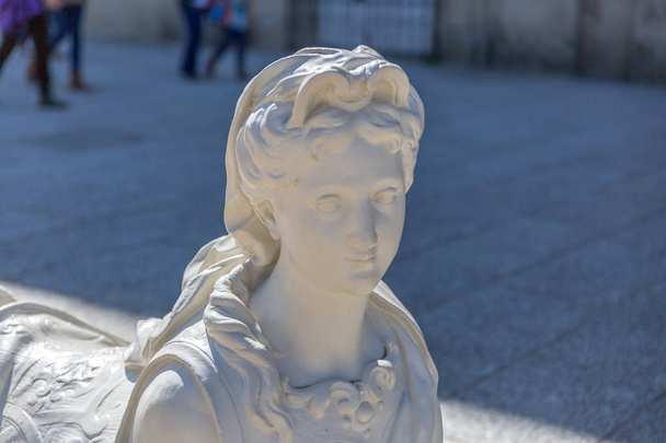 Escultura en los jardines del Palacio Real de La Granja de San Ildefonso, provincia de Segovia, España
 - Foto, Imagen