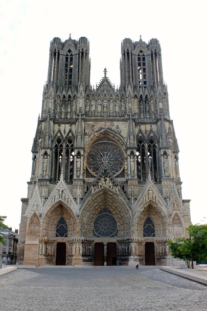 Reims, Franciaország. A Cathedral of Our Lady (Cathédrale Notre Dame), egy nagy magas gótikus épület és landmark Reims a francia városban - Fotó, kép