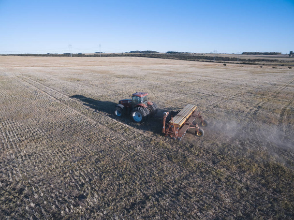 Letecký pohled na přímé setí, zemědělské stroje, v La Pampa, Patagonie - Fotografie, Obrázek