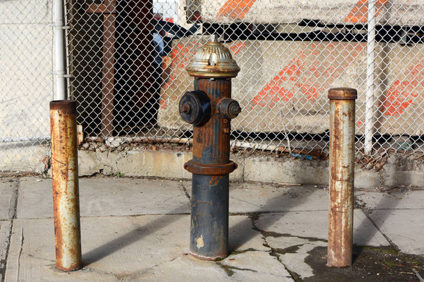 alter großer feuerwehrhydrant in brooklyn - Foto, Bild