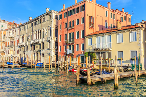 piles Venise pour gondoles dans le Grand Canal, Italie. - Photo, image