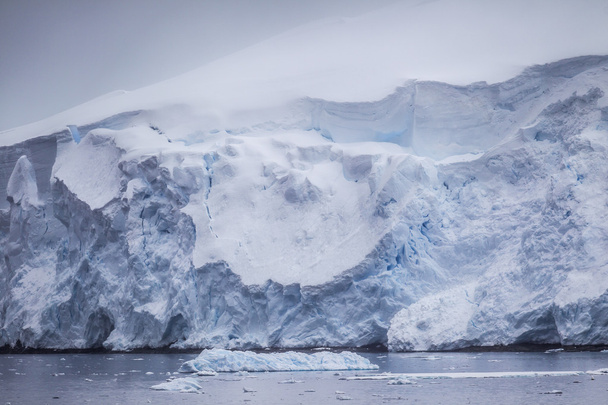 Антарктический спокойный образ Айсберга
 - Фото, изображение