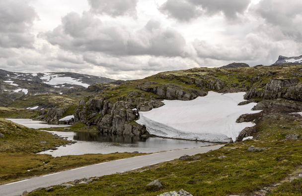 Φιόρδ της Νότιας Νορβηγίας σε μια ηλιόλουστη ημέρα - Φωτογραφία, εικόνα