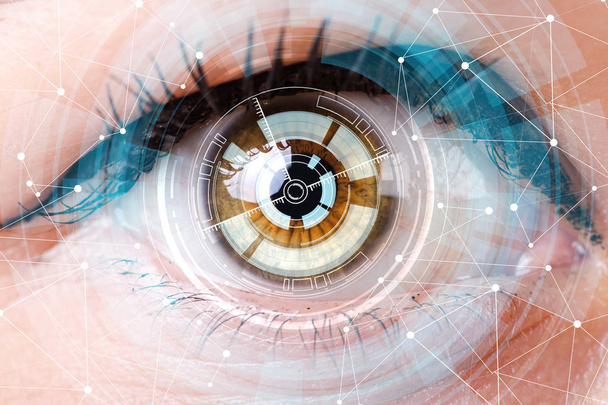 Concetto di sensore impiantato nell'occhio umano
 - Foto, immagini