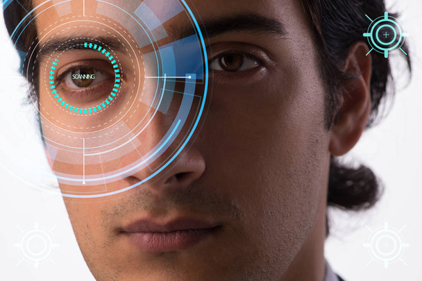 Konzept des in das menschliche Auge implantierten Sensors - Foto, Bild
