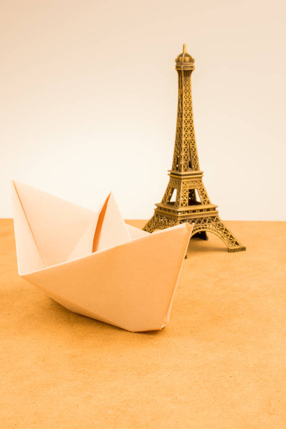 Conjunto do pequeno modelo Eiffel Towers - Foto, Imagem