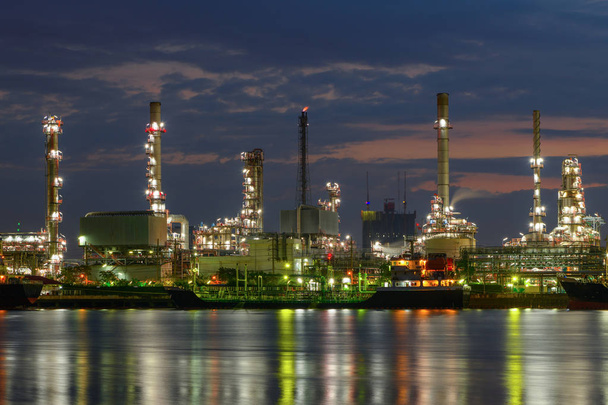 Διυλιστήριο πετρελαίου, εργοστάσιο χημικών & πετροχημικών  - Φωτογραφία, εικόνα