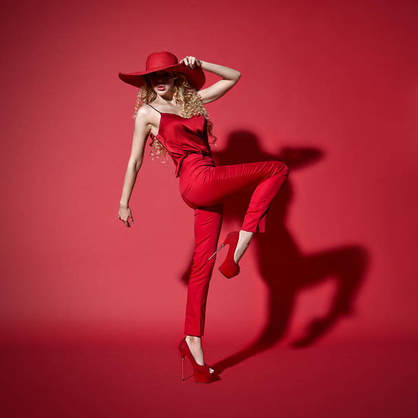 beautiful girl in red clothes - Zdjęcie, obraz