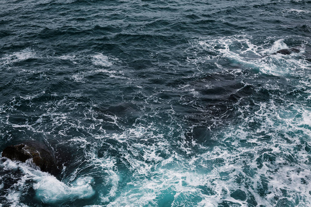 Achtergrond shot van aqua zeewater oppervlak  - Foto, afbeelding