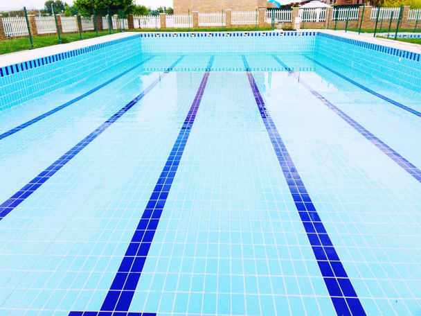 piscina em Salamanca, Espanha
 - Foto, Imagem