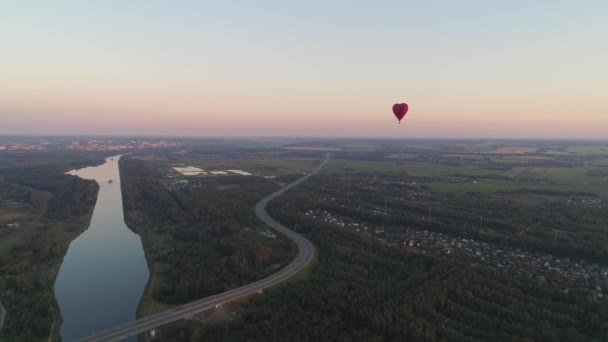Hot air balloon shape heart in sky - Footage, Video