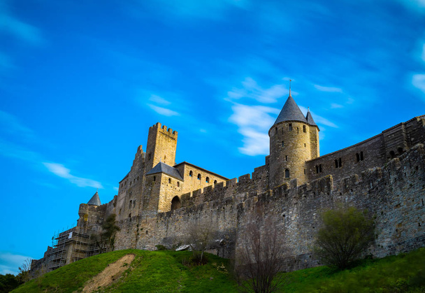 Ufortyfikowanego średniowiecznego miasta Carcassonne we Francji. - Zdjęcie, obraz