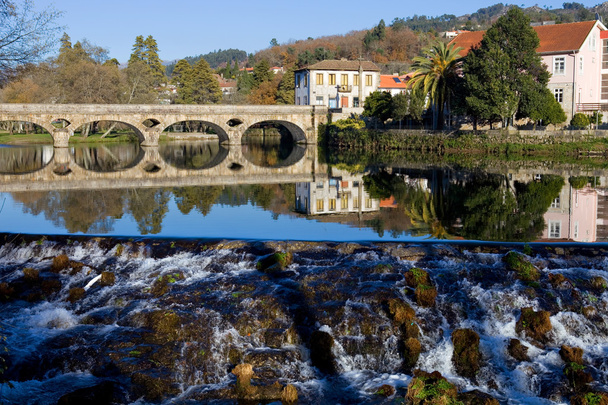 Древний мост и деревня Аркос-де-Вальдевес
 - Фото, изображение