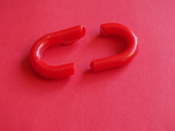 red broken chain link symbol of freedom - Фото, зображення