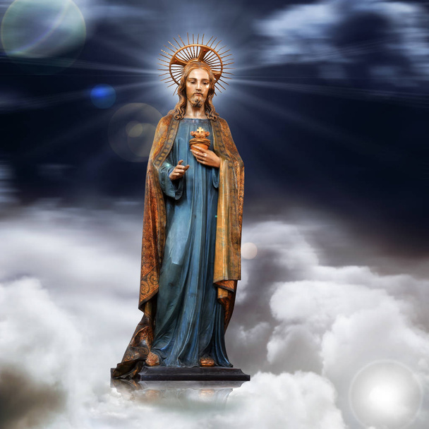 Ісусова християнська статуя релігійна
 - Фото, зображення