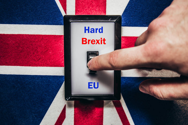 Interruttore con bandiera Brexit e Inghilterra e iscrizione Hard Brexit e UE
 - Foto, immagini