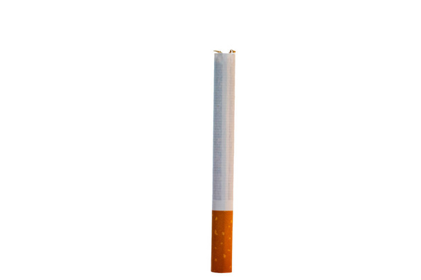 Beyaz arka plan ile sigara - Fotoğraf, Görsel