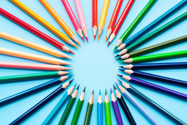 Mission concept, group of color pencils share idea to complete mission - Fotografie, Obrázek