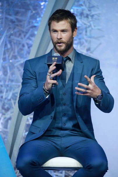 Australian actor Chris Hemsworth attends a press conference to promote his new movie "The Huntsman: Winter's War" in Beijing, China, 6 April 2016. - Foto, Bild