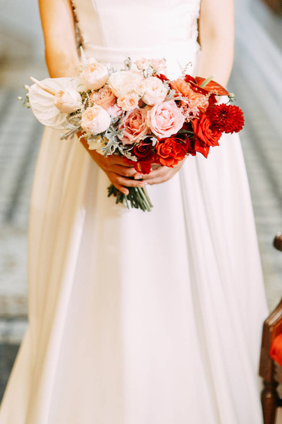 Details at the wedding, bouquet, dress and floristry. Fees at the hotel and the Studio. - Zdjęcie, obraz