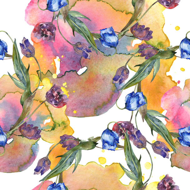Tulipanes púrpura y azul conjunto de ilustración acuarela. Patrón de fondo sin costuras. Textura de impresión de papel pintado de tela
. - Foto, Imagen