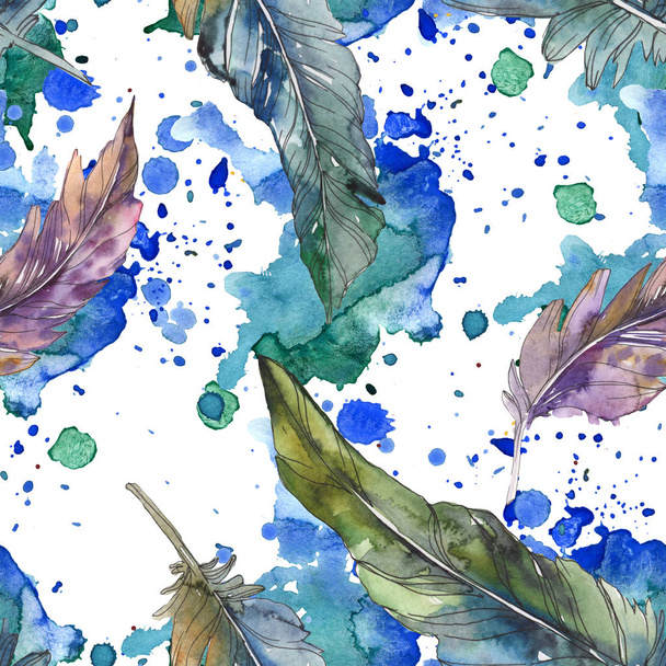 Bird feather from wing isolated. Watercolor background illustration set. Watercolour drawing fashion aquarelle isolated. Seamless background pattern. Fabric wallpaper print texture. - Фото, изображение
