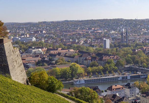 Luftaufnahme der fränkischen Stadt Würzburg in Bayern, Deutschland - Foto, Bild
