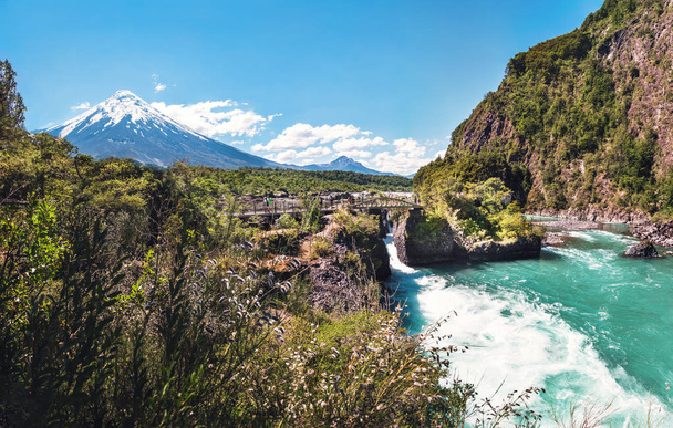 Cachoeiras Saltos del Petrohue e Vulcão Osorno - Região de Los Lagos, Chile
 - Foto, Imagem