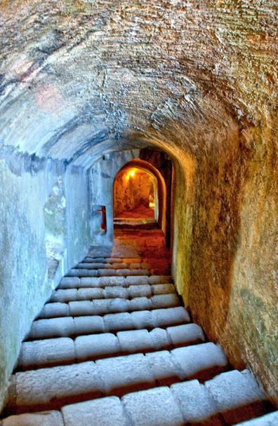 Внутри замка Санта-Мария-да-Фейра
 - Фото, изображение