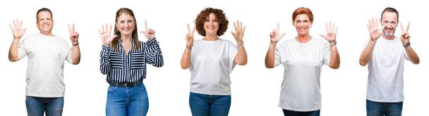 Колаж групи літніх людей над ізольованим тлом, що показує і вказує пальцями номер сім, посміхаючись впевнено і щасливо
. - Фото, зображення