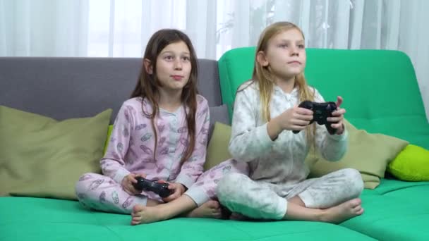 pajamas party for little gamers - 映像、動画