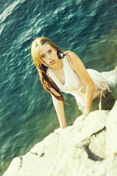 pretty woman in water - Fotografie, Obrázek