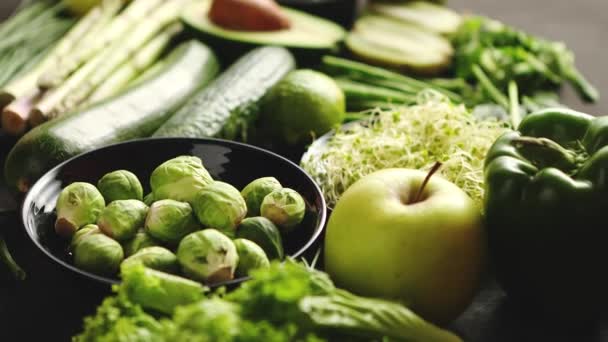 Zelená antioxidační organická zelenina, ovoce a byliny - Záběry, video