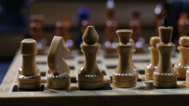 Satranç, piyon hareket satranç tahtası panorama - Video, Çekim