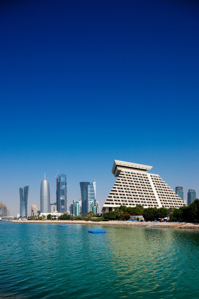 Skyline захід Bay району Доха, Катар - Фото, зображення