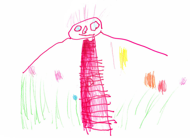 малюнок молодого художника. дівчина в рожевій сукні, що йде на полі з квітами. олівці та маркери
 - Фото, зображення