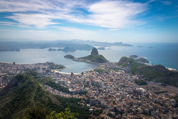 Luftaufnahme von Rio de Janeiro und Zuckerhut - Rio de Janeiro, Brasilien - Foto, Bild