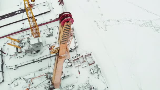 port de mer gelé, postes d'amarrage d'hiver des navires, rampe d'amarrage
 - Séquence, vidéo