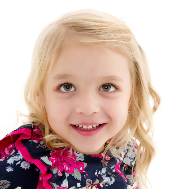 Portrait of a little girl close-up. - Foto, Imagen