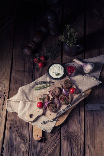 Tasty Lamb chops with mint and rosemary - Fotoğraf, Görsel
