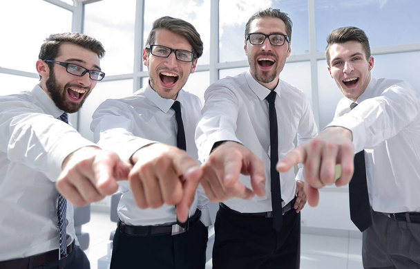 happy employees pointing at you - Zdjęcie, obraz