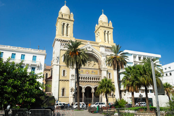 Καθεδρικός Ναός του Αγίου Βικεντίου de Paul, ο ναός είναι ο Καθεδρικός Ναός της Αρχιεπισκοπής της Τυνησίας. - Φωτογραφία, εικόνα