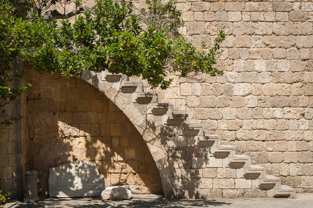 Монастырь Филимос, остров Родос, Греция. Каменная лестница
. - Фото, изображение