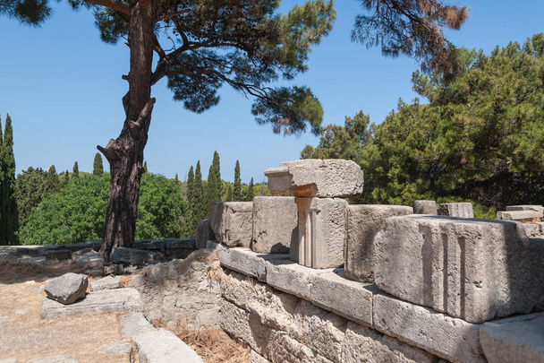 Klasztor Filerimos, Wyspa Rodos, Grecja. Europie. Tutaj kiedyś stał Akropolu starożytnego miasta Lalyssos z ważne świątynię poświęconą Ateny Polias. - Zdjęcie, obraz