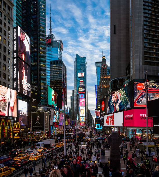 NEW YORK, USA - December 07, 2016: Times Square at sunset - Foto, Bild