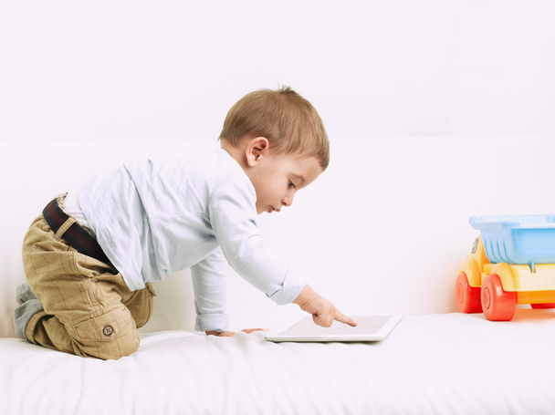 Toddler Boy Playing With Digital Tableet - Foto, imagen