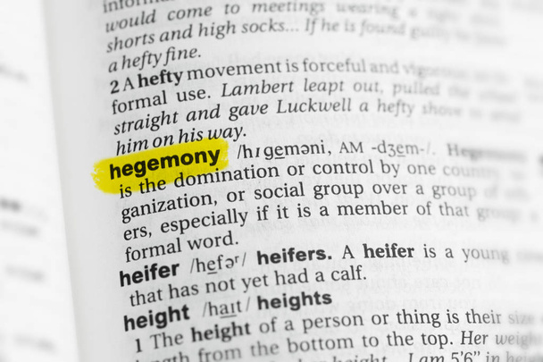 Destacó la palabra inglesa "hegemonía" y su definición en el diccionario. - Foto, Imagen
