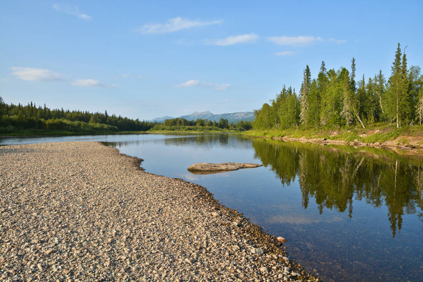 North river in the national Park Yugyd VA. Virgin forests of Komi Republic, Northern Urals. - Foto, imagen