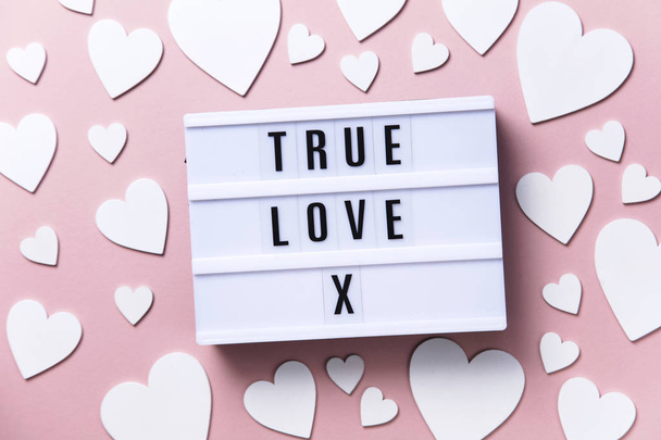 True love lightbox message with white hearts on a pink background - Foto, Bild