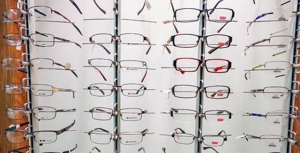 Johannesburg, South Africa - July 05 2011: Inside Interior of an Optometrist in a Mall - Fotografie, Obrázek